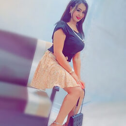 Berlin Escort Luxus Model Rodina entflammtes Call Girl Besuch zum Auto Frau sucht Mann
